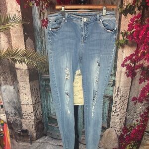 INC International Concepts skinny leg curvy fit extremely distressed jeans,sz 10